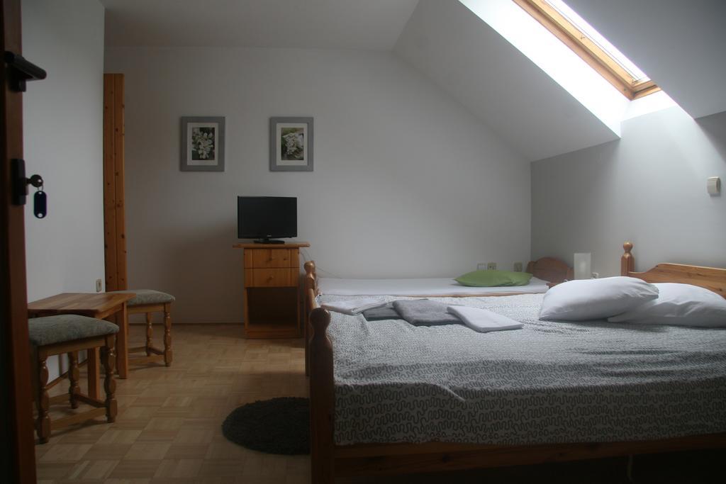 Guest House Kveder Škofja Loka Zimmer foto