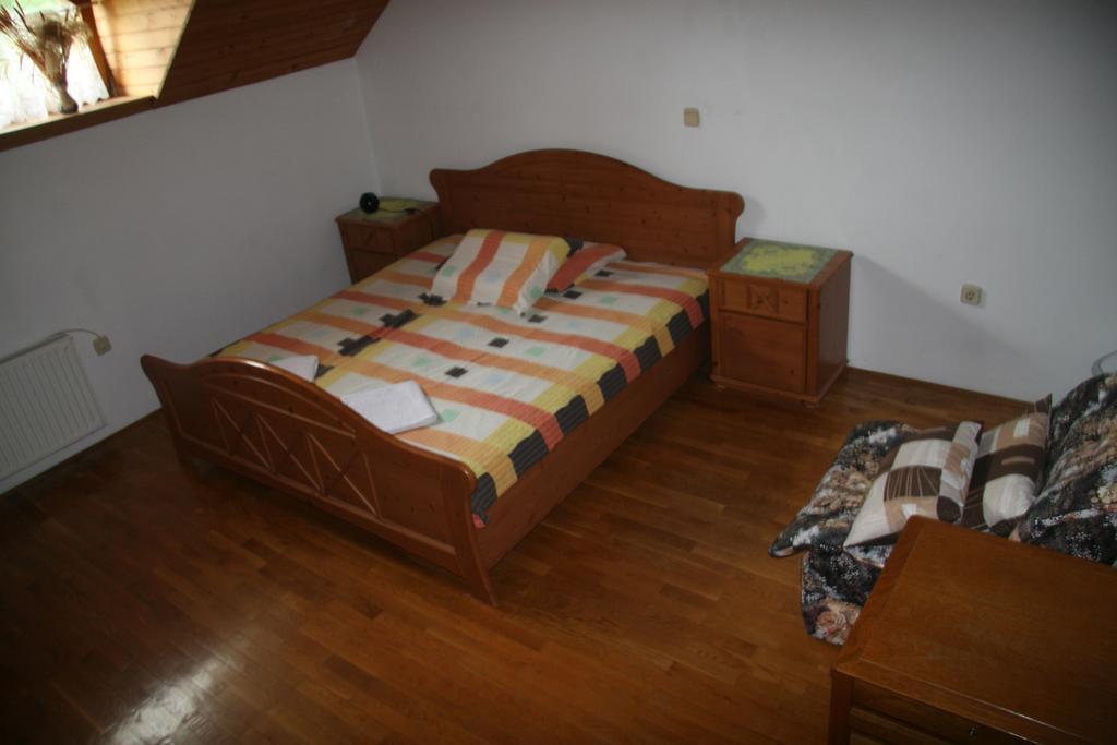 Guest House Kveder Škofja Loka Zimmer foto