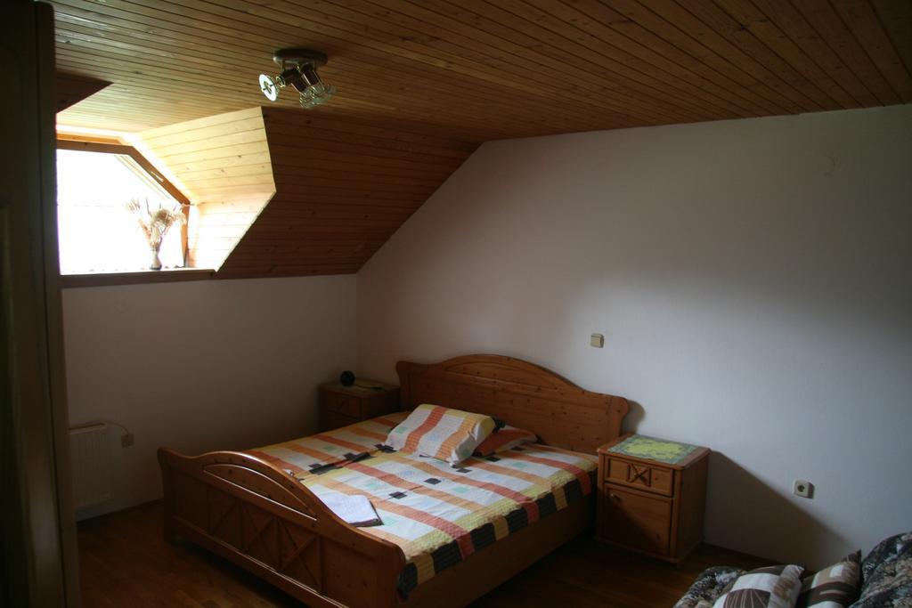 Guest House Kveder Škofja Loka Zimmer foto
